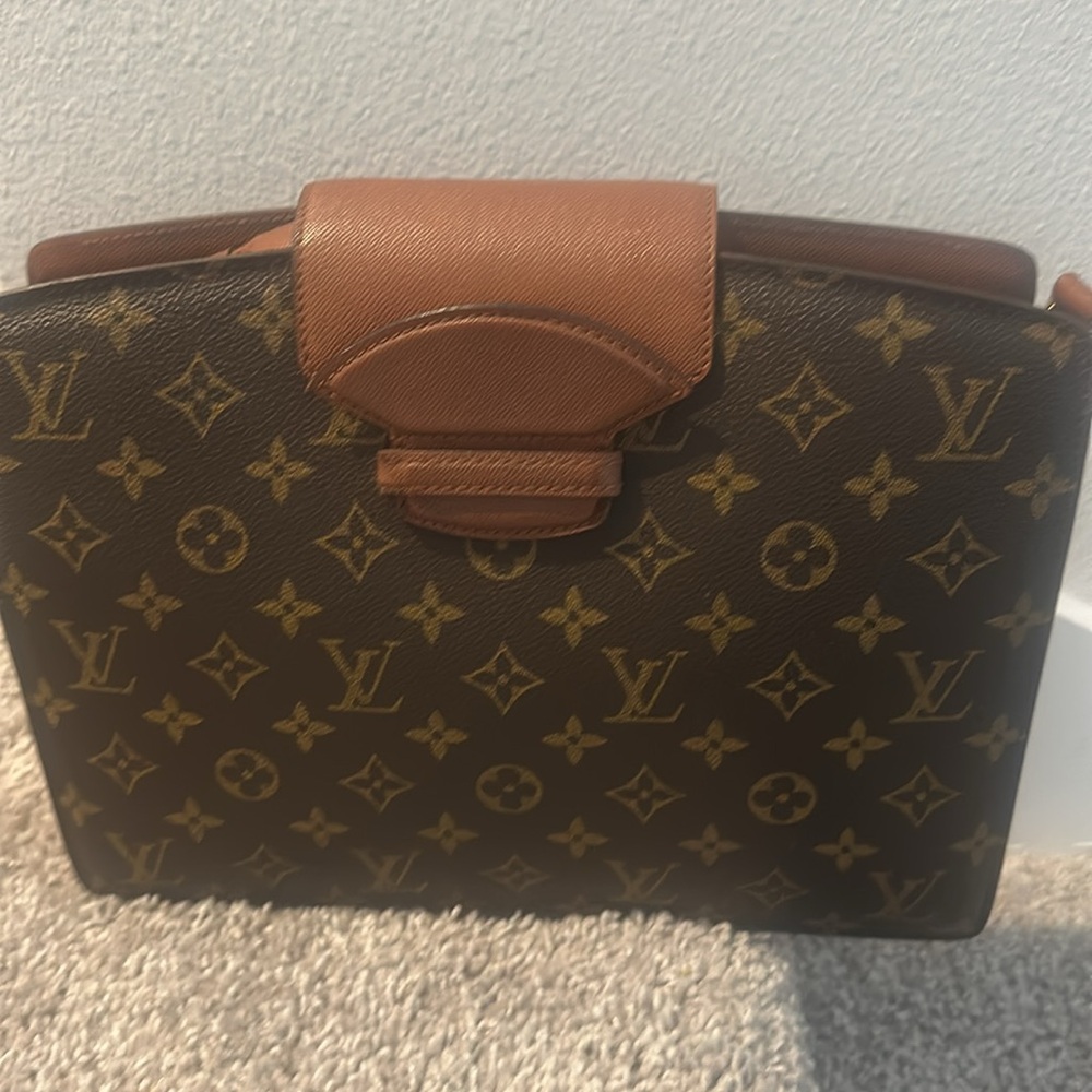 Louis Vuitton Crussel Crossbody Bag - Picture 2 of 13
